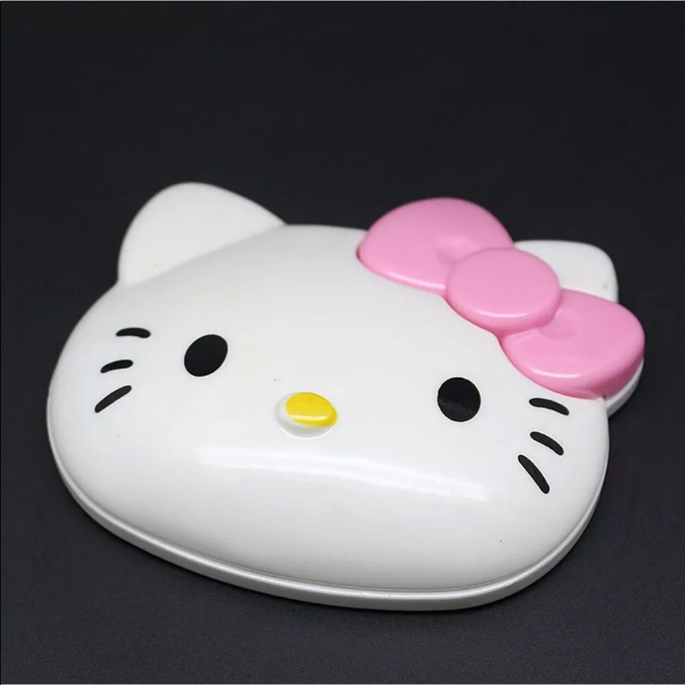 ⭐️Hello kitty compact mirror - Picture 2 of 5